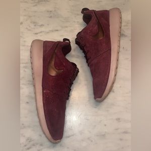 Nike Roshe One - Metallic
Plum 9W